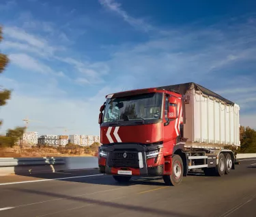Renault Trucks C 2024 рухається по шосе
