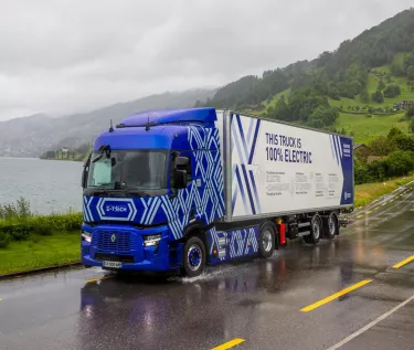 Renault Trucks E-Tech T Diamond Echo on Switzerland road